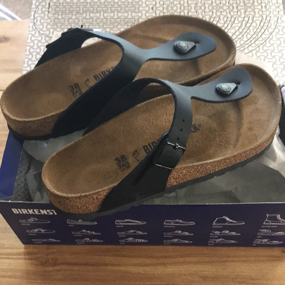 Birkenstock Gizeh Black NEW IN BOX Size 38 or 7